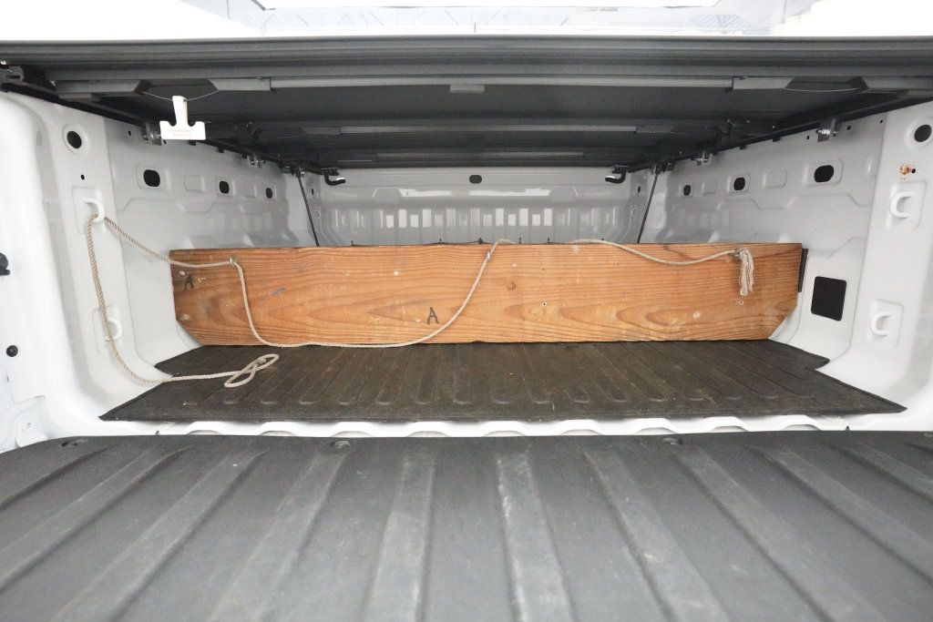 Used 2023 Chevrolet Colorado LT AWD/4WD image 9