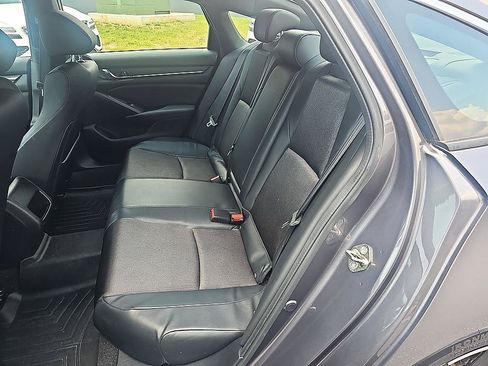 Used 2018 Honda Accord Sport image 26
