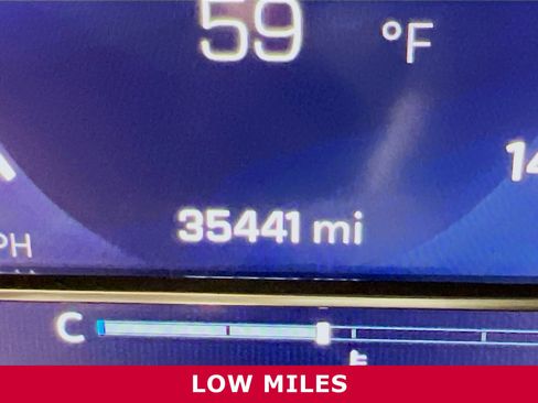 Used 2024 Chevrolet Suburban High Country w/ Advanced Technology Package image 18