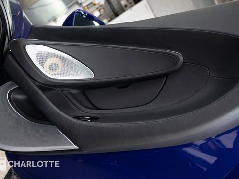 Used 2022 McLaren GT image 30