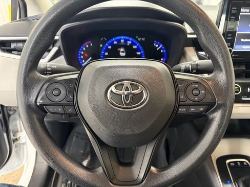 Used 2022 Toyota Corolla LE image 14