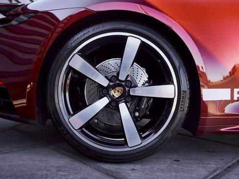 Used 2021 Porsche 911 Targa 4S image 14