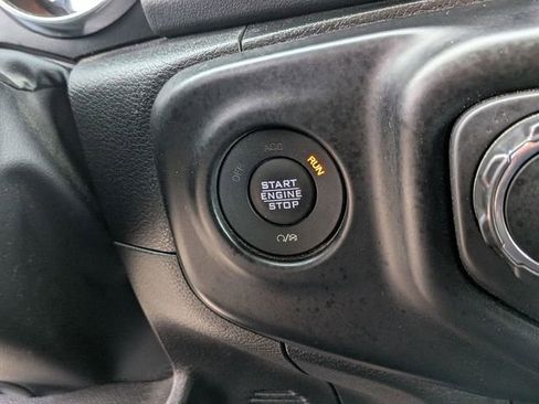 Used 2022 Jeep Gladiator Overland w/ Popular Equipment Package image 24