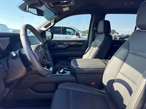 Used 2026 GMC Yukon Elevation AWD/4WD image 10