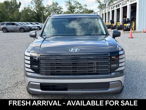 Used 2026 Hyundai Palisade SEL FWD image 2