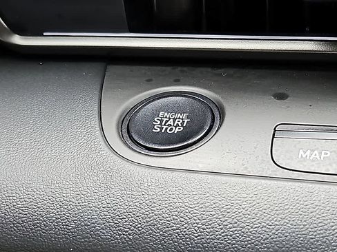 Certified 2025 Hyundai Elantra SEL FWD image 22