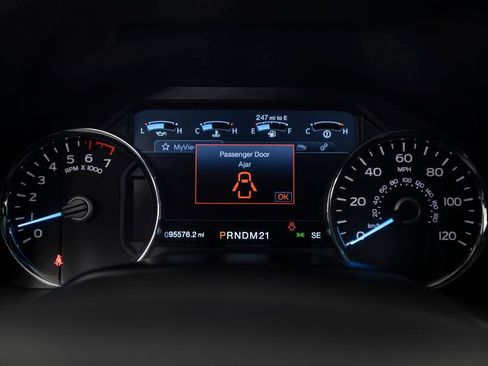 Used 2016 Ford F150 Lariat w/ Equipment Group 502A Luxury AWD/4WD image 26