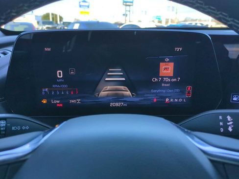 Used 2024 Chevrolet Traverse Z71 image 11