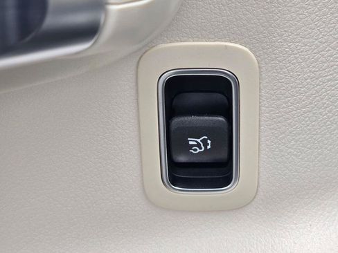 New 2026 Mercedes-Benz GLB 250 4MATIC image 38