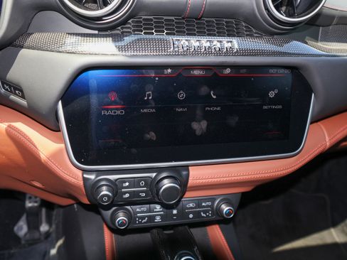 Used 2019 Ferrari Portofino RWD image 27