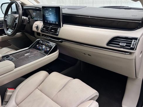 Used 2020 Lincoln Navigator L Reserve w/ Equipment Group 208A Reserve AWD/4WD image 21
