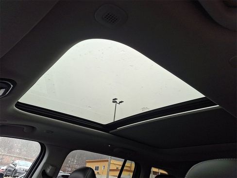 Used 2023 Jeep Grand Cherokee 4WD 4xe image 15