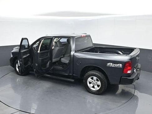 Used 2018 RAM 1500 Express AWD/4WD image 56
