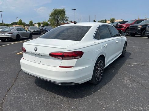 Used 2022 Volkswagen Passat 2.0T FWD image 9