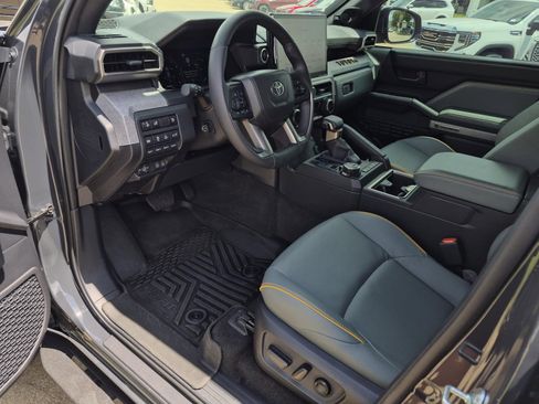 Used 2025 Toyota 4Runner Trailhunter AWD/4WD image 17