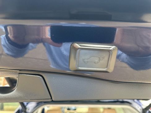 Used 2020 Toyota RAV4 Limited image 13