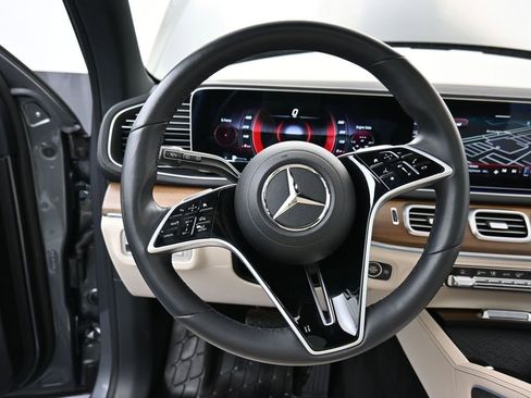 Used 2024 Mercedes-Benz GLE 450 4MATIC image 13