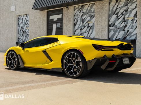 Used 2024 Lamborghini Revuelto AWD/4WD image 10