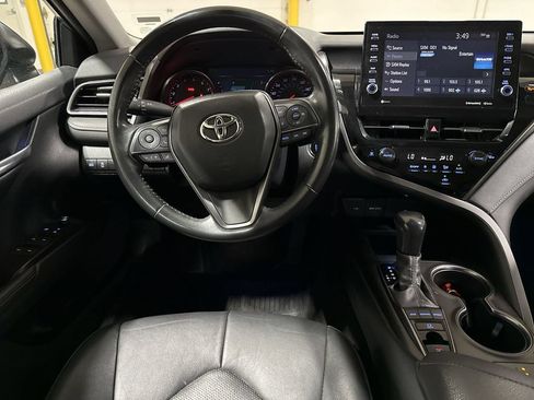 Used 2024 Toyota Camry XSE FWD image 11
