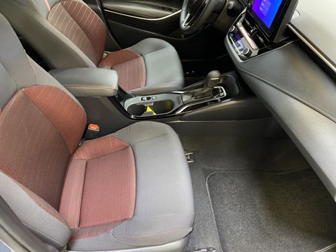 Used 2025 Toyota Corolla SE image 24