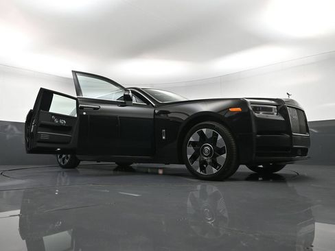 New 2027 Rolls-Royce Phantom Extended Wheelbase RWD image 42