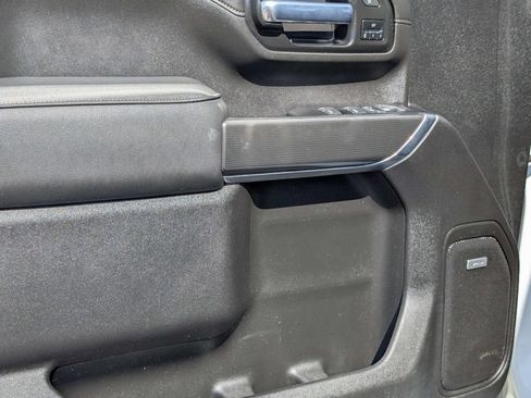 Used 2022 GMC Sierra 2500 AT4 w/ AT4 Premium Plus Package AWD/4WD image 14