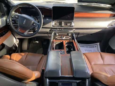 Used 2021 Lincoln Navigator Reserve image 18