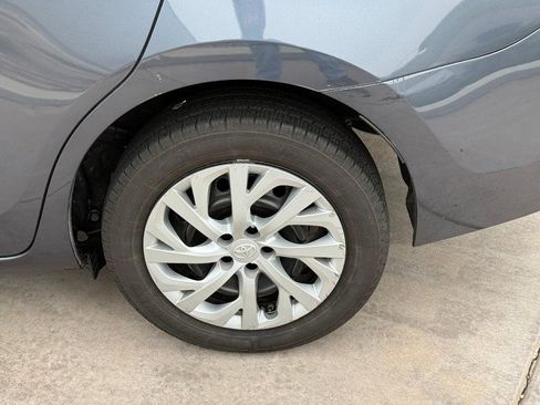 Used 2017 Toyota Corolla LE image 8