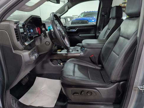 Used 2023 GMC Sierra 1500 SLT w/ SLT Premium Plus Package AWD/4WD image 8