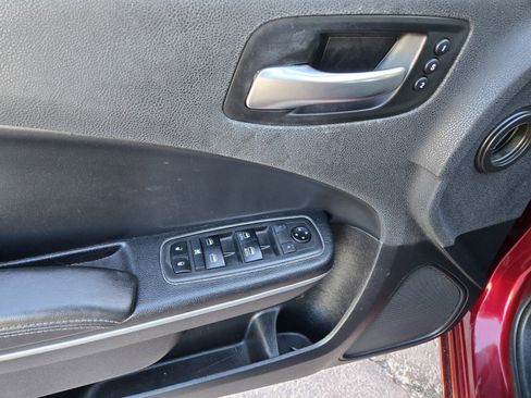 Used 2019 Dodge Charger SXT image 15