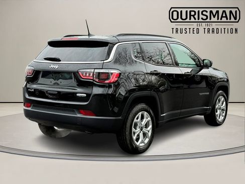 Used 2025 Jeep Compass Latitude image 5