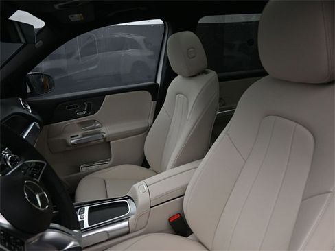 New 2025 Mercedes-Benz GLB 250 image 19