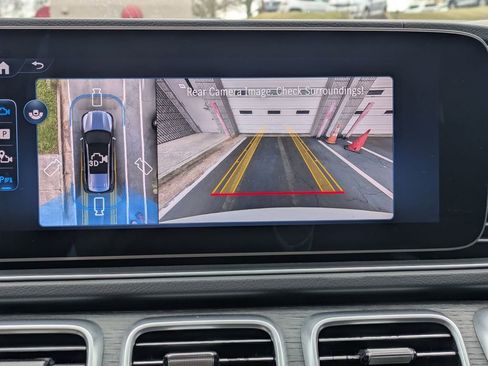 Used 2025 Mercedes-Benz GLS 450 4MATIC image 21