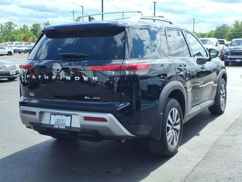 Used 2025 Nissan Pathfinder SL AWD/4WD image 28