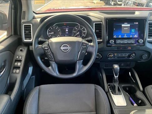 Certified 2022 Nissan Frontier SV image 5