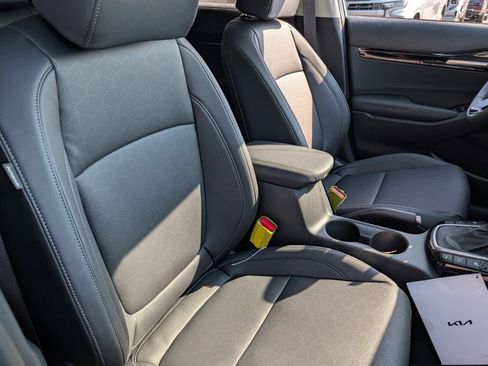 Used 2026 Kia Seltos EX FWD image 28