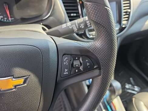 Used 2021 Chevrolet Trax LT FWD image 20