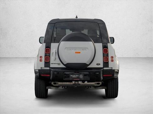 Used 2023 Land Rover Defender 90 X-Dynamic SE image 6