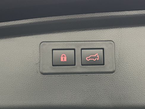 Used 2025 Subaru Outback Premium image 14