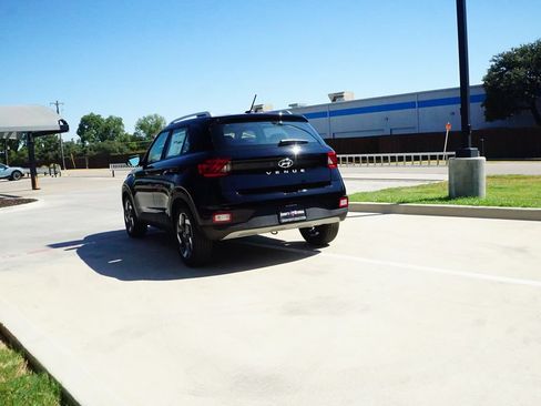 New 2026 Hyundai Venue SEL FWD image 6