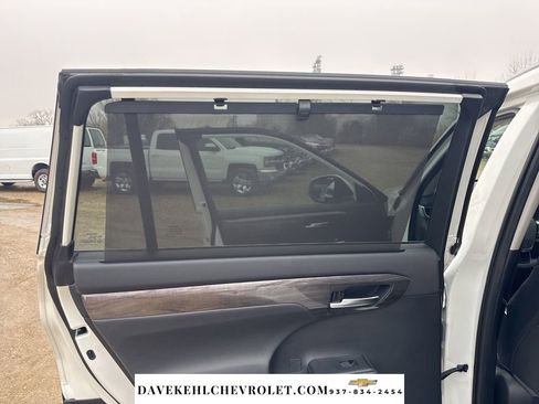 Used 2020 Toyota Highlander Limited image 21