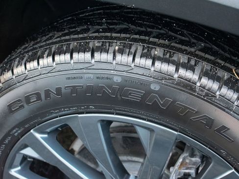 Certified 2024 Chevrolet Traverse RS image 33