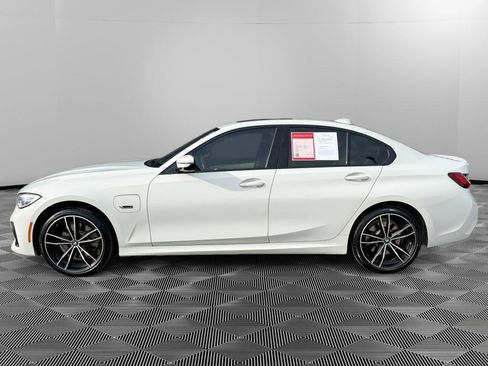Used 2022 BMW 330e xDrive w/ M Sport Package image 3