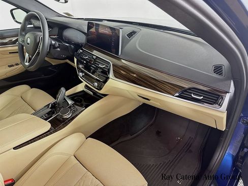 Certified 2023 BMW 530i xDrive w/ Premium Package image 31