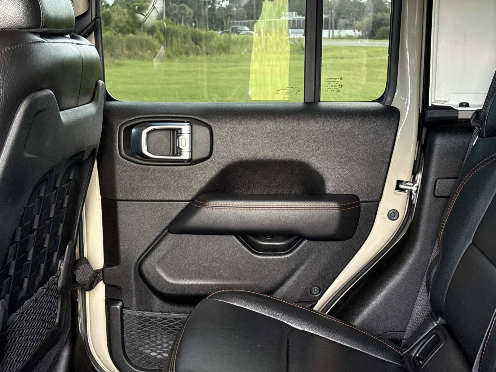 Used 2022 Jeep Gladiator Mojave w/ LED Lighting Group AWD/4WD image 15