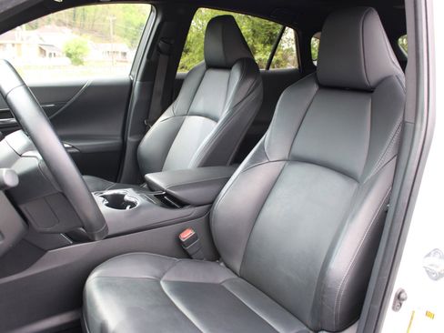 Used 2023 Toyota Venza Nightshade AWD/4WD image 14