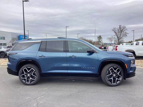 New 2026 Chevrolet Traverse High Country FWD image 5