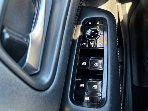 Used 2023 Nissan Ariya FWD image 19