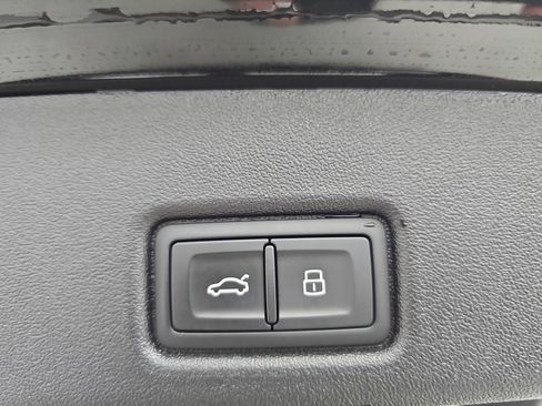 Used 2025 Audi Q5 Premium Plus image 13