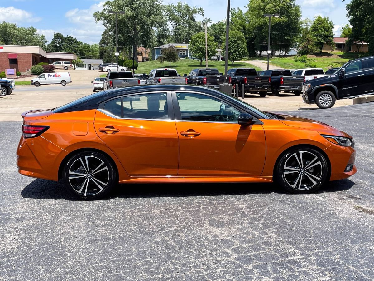 Used 2021 Nissan Sentra SR w/ SR Premium Package FWD image 4
